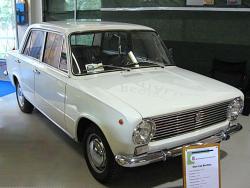 Fiat_124-Sedan_Front-view.jpg